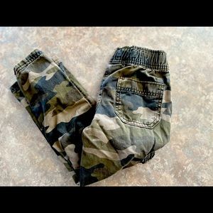 Children’s Place Camo Cargo SZ 5T